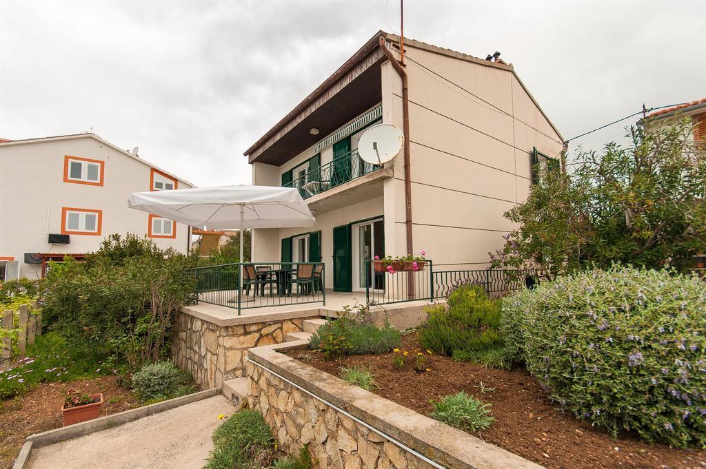 Apartments Milka Водице Екстериор снимка